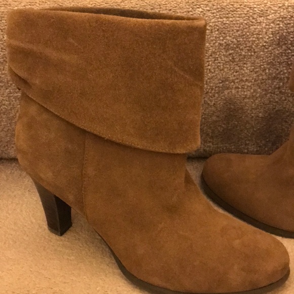 NWOT Suede Boots (9) - Picture 2 of 6